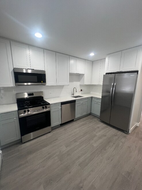 Building Photo - 10457 Dearlove Rd