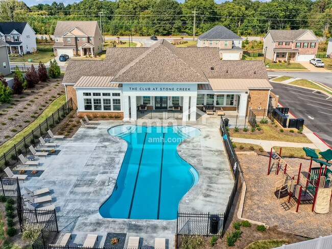 Building Photo - 245 Lake Vista Dr