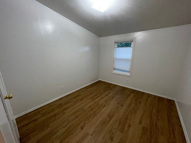 Building Photo - Lakebay 3 Bedroom Available Now, Fenced Yard & More! $500 Move in Bonus!