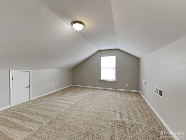 Building Photo - 121 Stoneheath Dr