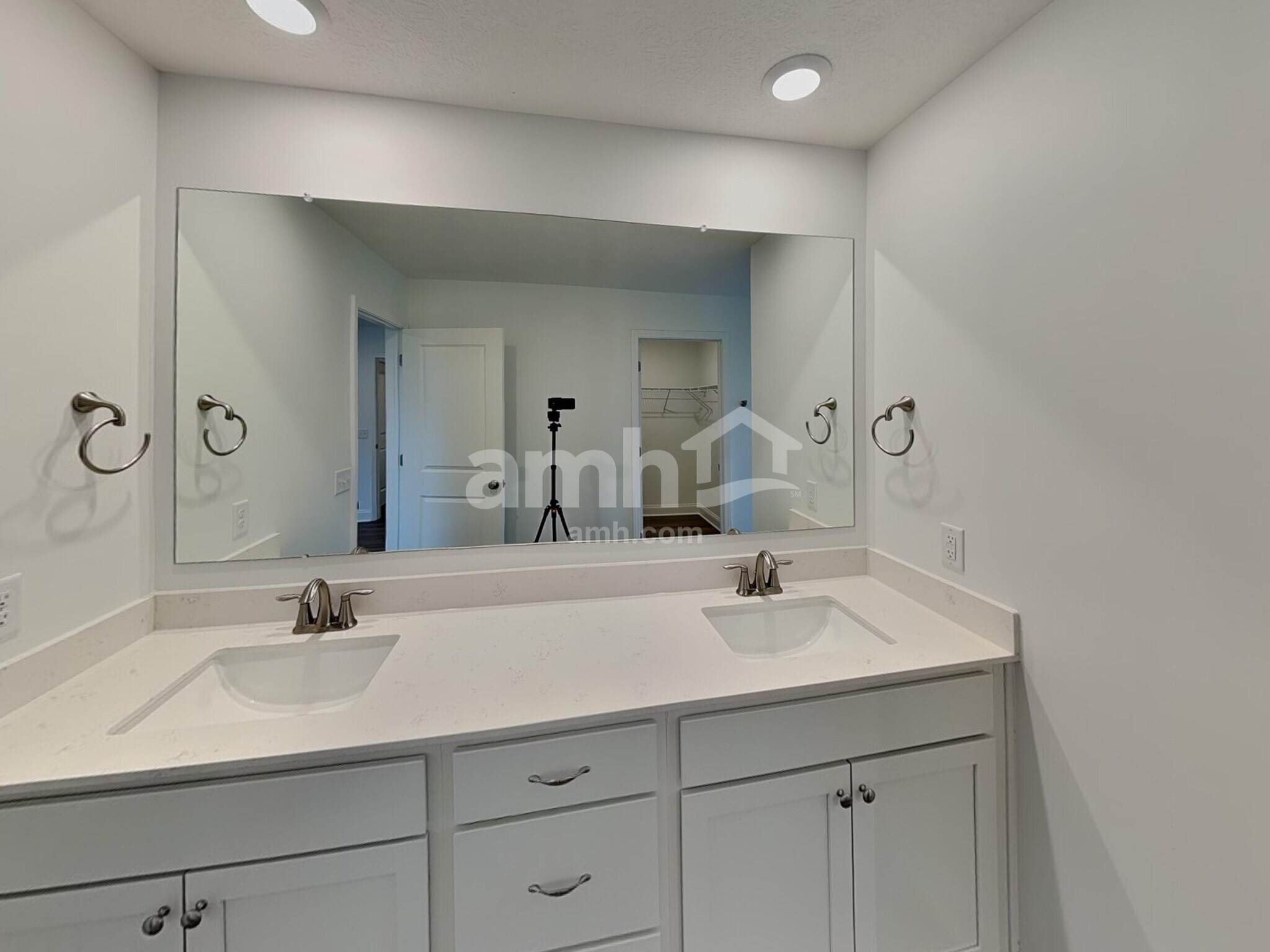 Building Photo - 203 Kramer Mills Dr