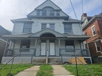 Building Photo - 635 Hawthore Ave