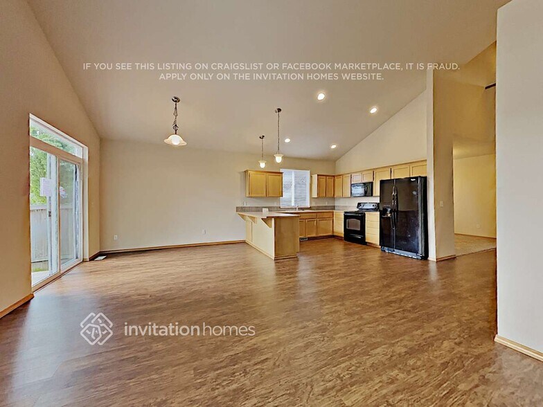 Building Photo - 1009 Eagle Ave SW