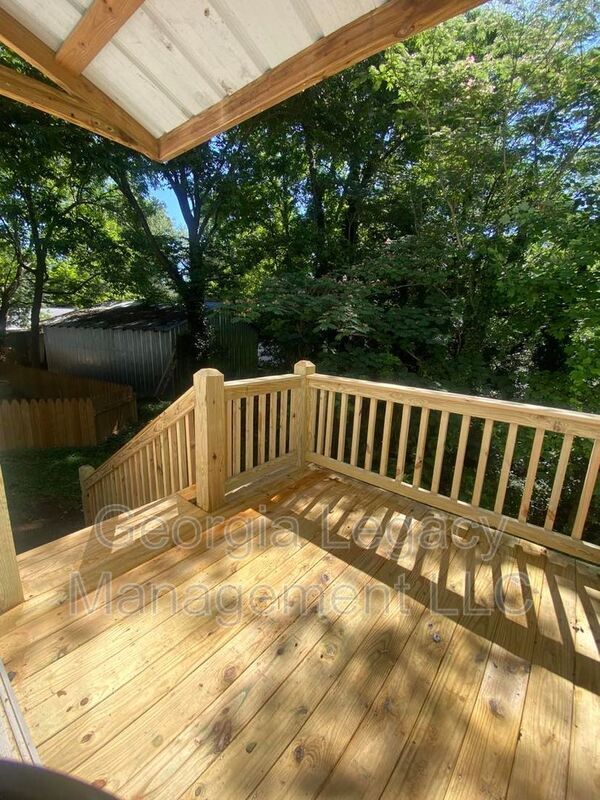 Building Photo - 298 Letourneau Dr