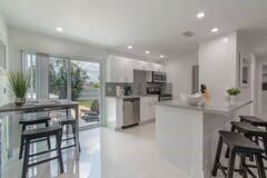 Primary Photo - 4155 SW 49th St
