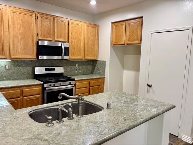 Building Photo - 11839 Garrison Dr