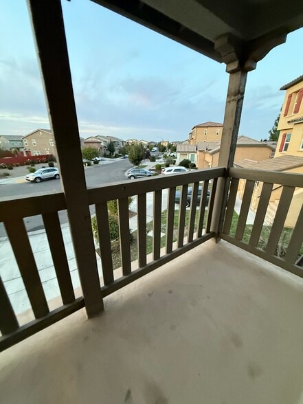 Master balcony - 4358 Strathmore Pl
