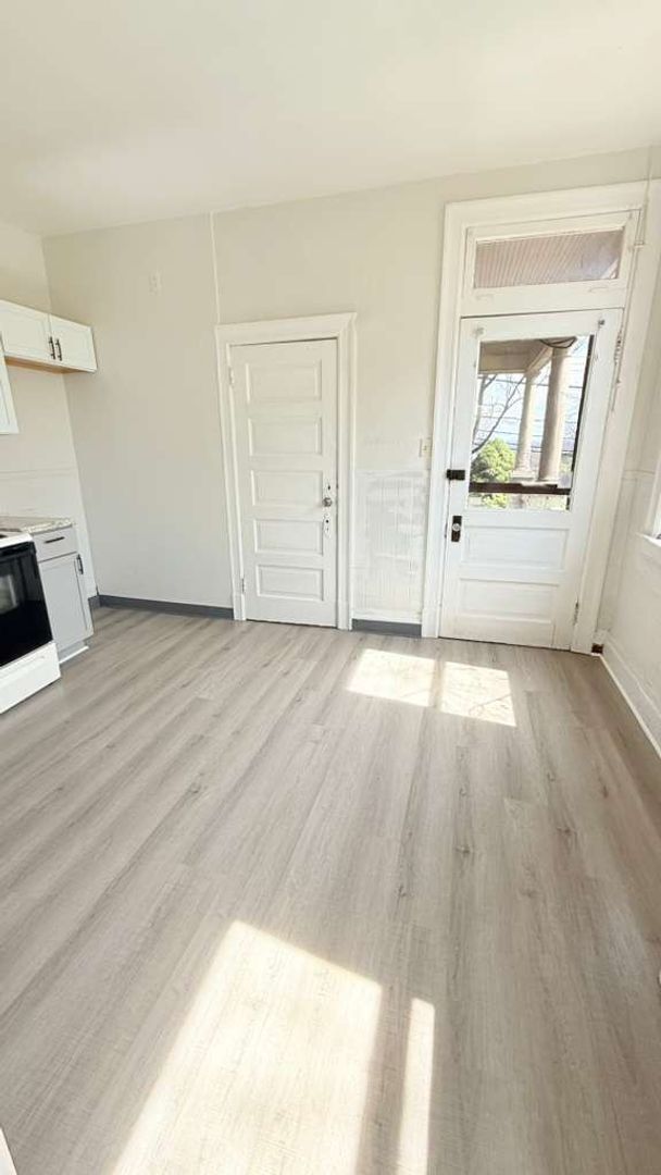 Building Photo - Spacious 4BR 1.5BA Single Family Home in Carrick