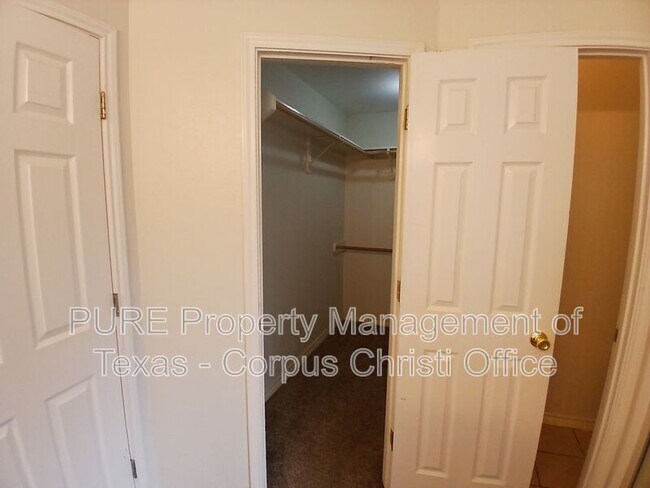 Building Photo - 7609 Cold Springs Dr