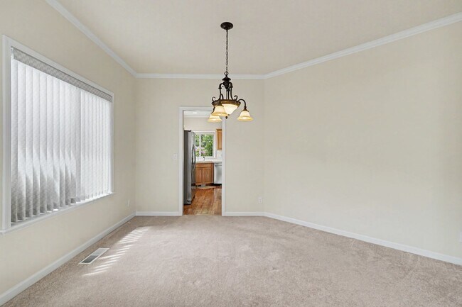 Building Photo - Well-Kept Single-Level 3 bed, 2 bath home in West Salem