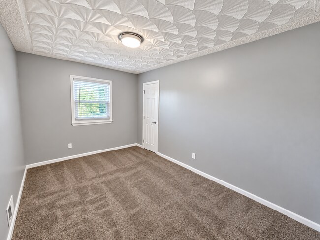 Building Photo - 5501 Landcross Dr