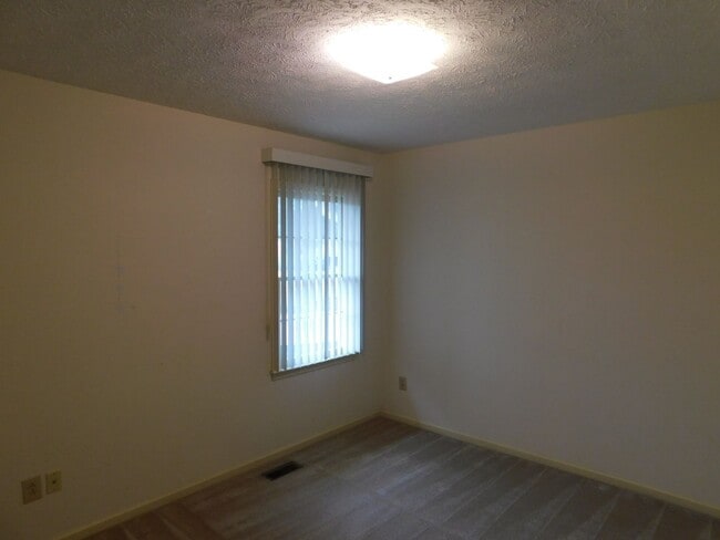 Building Photo - Located in the Heart of Havelock!