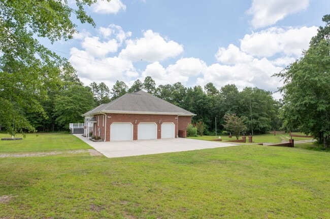Building Photo - 785 Glenwood Dr