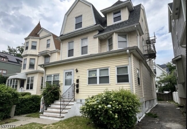 Building Photo - 90 N 18th St