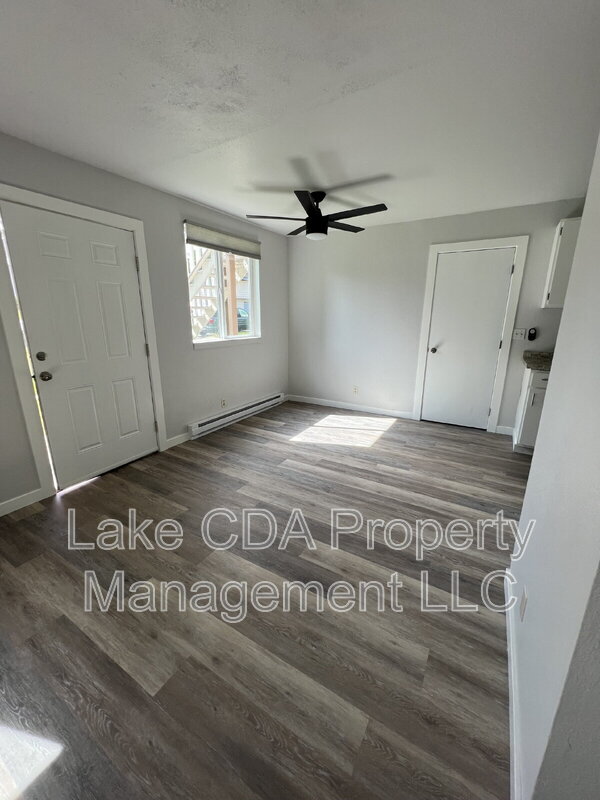 Building Photo - 1099 Woolsey Dr