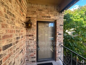 Building Photo - 4405 Bellaire Dr S