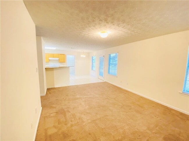 Building Photo - 5528 Silver Springs Dr