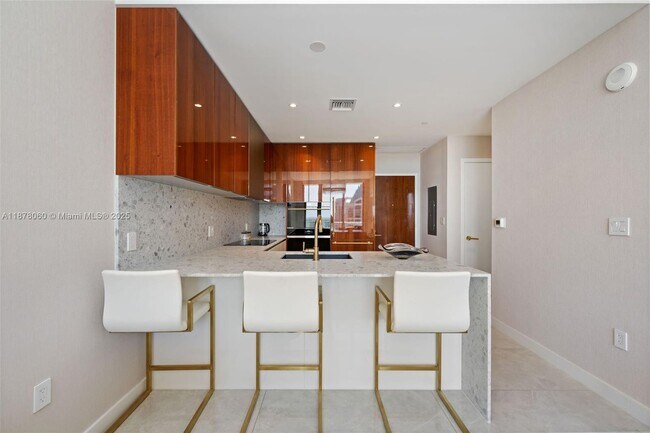 Building Photo - 2678 Tigertail Ave