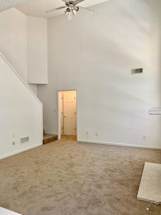 Building Photo - 485 Chippenham Ct