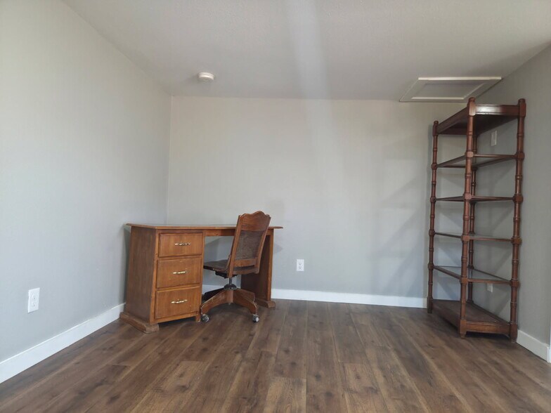 Building Photo - 1120 Rigsby Ave