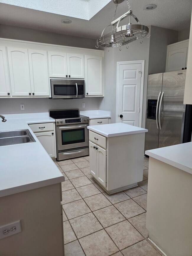 Building Photo - 2607 Quail Ridge Ln SW