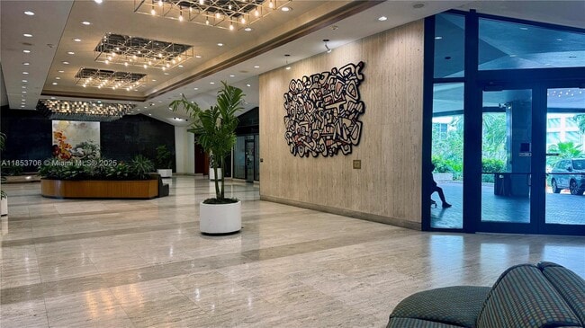 Building Photo - 905 Brickell Bay Dr