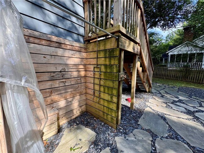 Building Photo - 687 Brownwood Ave SE