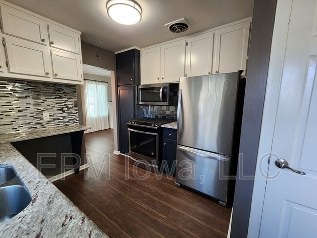 Building Photo - 137 Pauline Pl