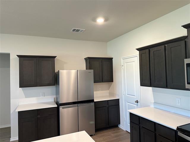 Building Photo - 219 Greenshade Ln