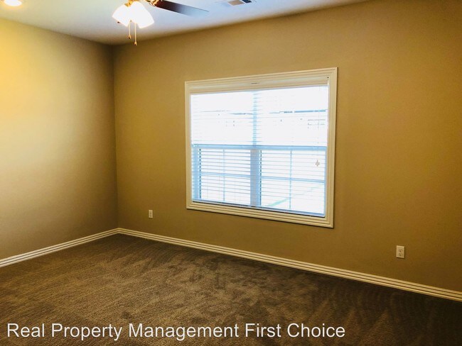 Building Photo - 9800 Mylea Cir