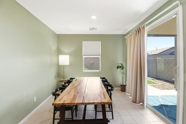 Building Photo - 6737 W Vly Vw Dr