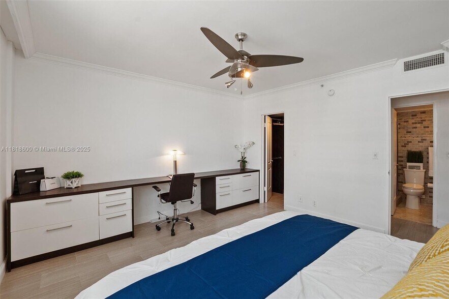 Building Photo - 3001 S Ocean Dr