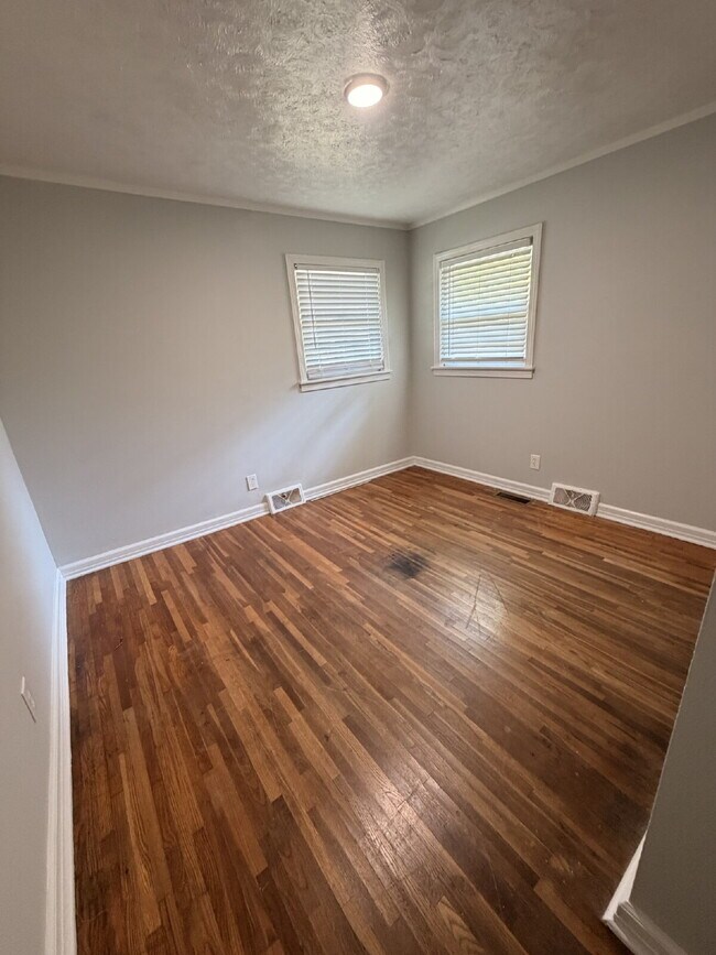 Building Photo - 4 Bedroom, 2 Bath Home in Humboldt