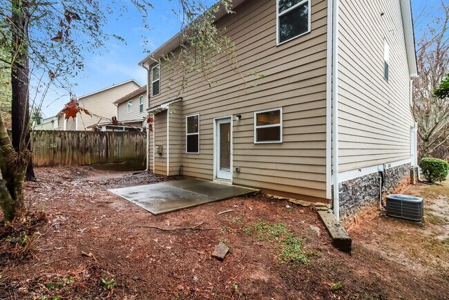 Building Photo - 618 Royal Crest Ct