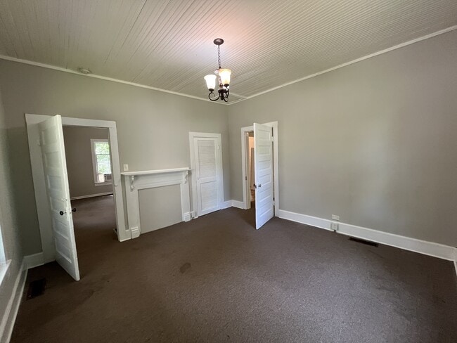 Building Photo - 173 Poplar St