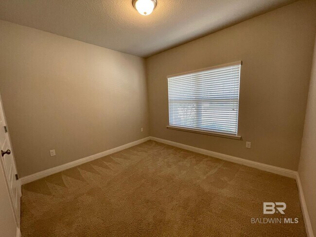 Building Photo - 31689 Kestrel Loop