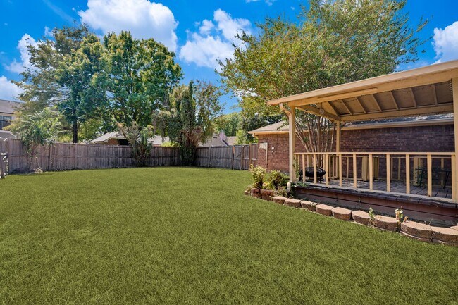 Building Photo - 2230 Cedarwood Dr