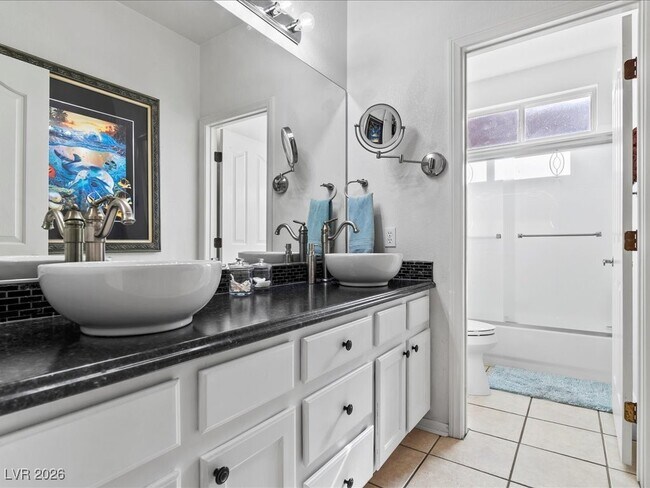 Building Photo - 2547 Serenity Hollow Dr