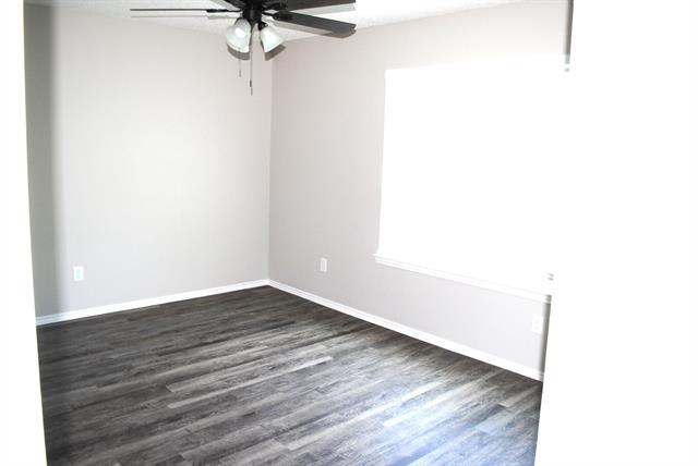Building Photo - 305 N Elm St