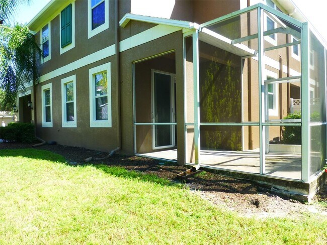 Building Photo - South Hampton Townhome