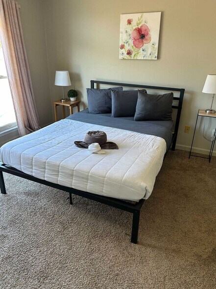 Building Photo - 1930 16th Ave