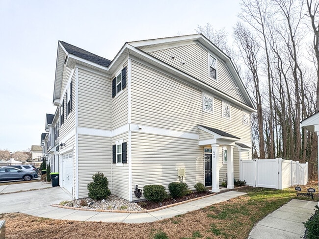 Building Photo - RENOVATED 4 BEDROOM/3 BATH IN VIRGINIA BEACH! READY FOR RENT!!