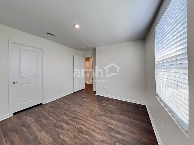 Building Photo - 941 Blue Ash Way