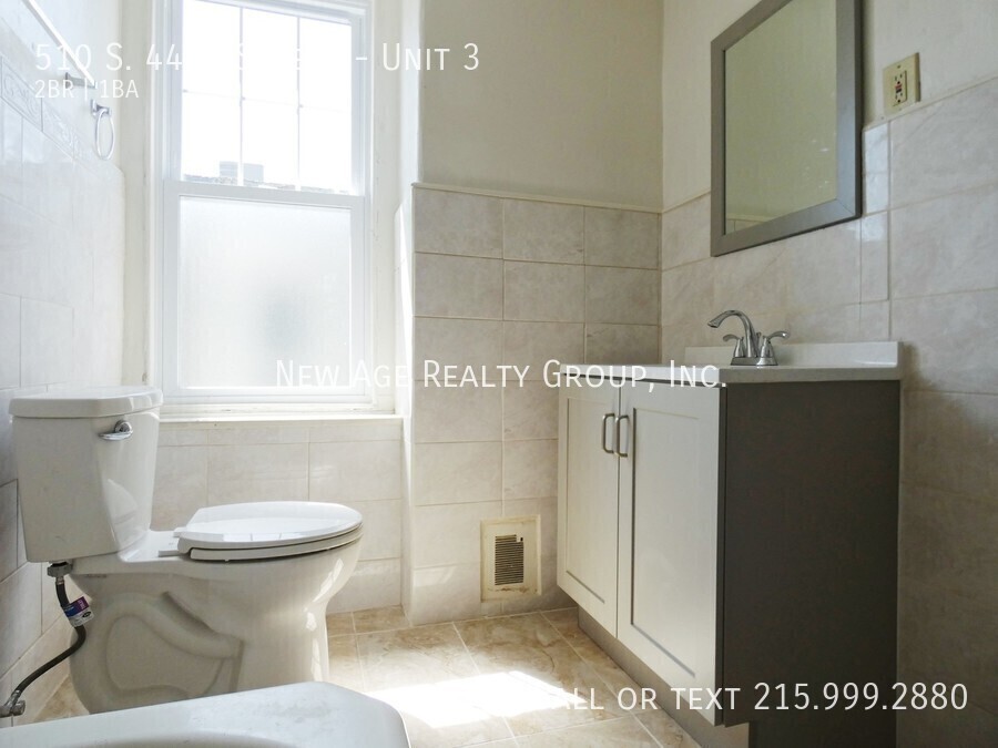 Building Photo - 510 S 44th St