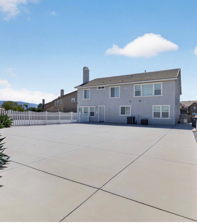 Building Photo - 8418 Lourenco Ln