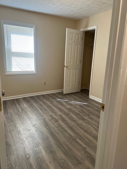 Building Photo - 326 E High St