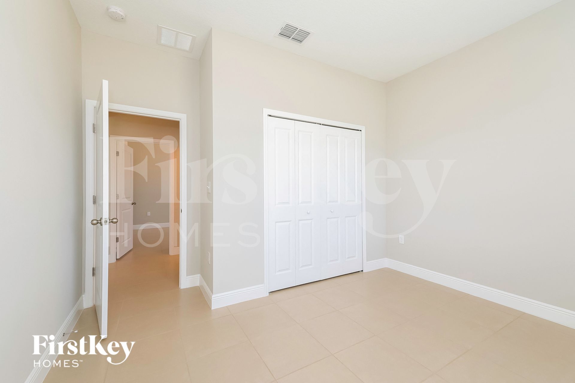 Building Photo - 650 Hudson Valley Dr