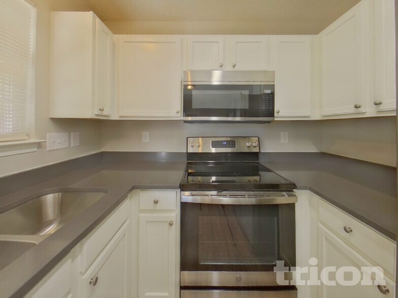 Building Photo - 7112 Rumple Rd