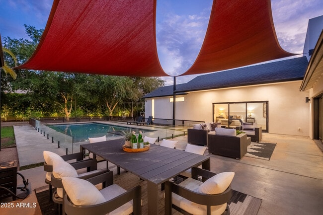 Building Photo - 4421 E Earll Dr