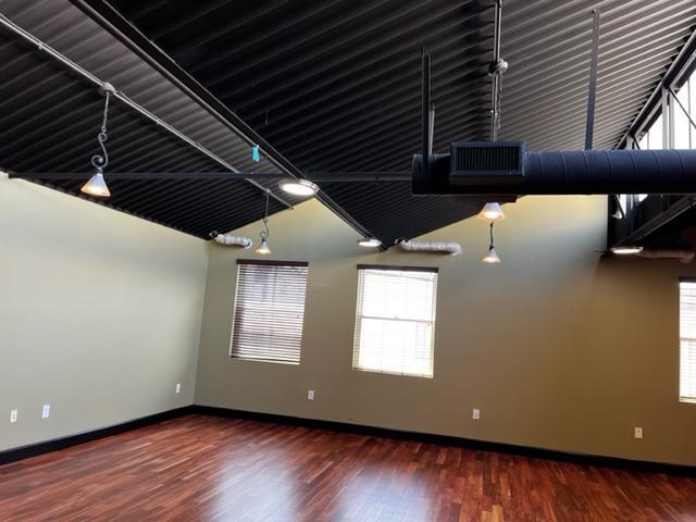 Building Photo - 730 E 3rd St